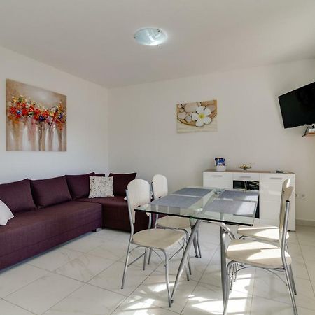 Apartments Tonka Near Beach And Sea PUY Exterior foto