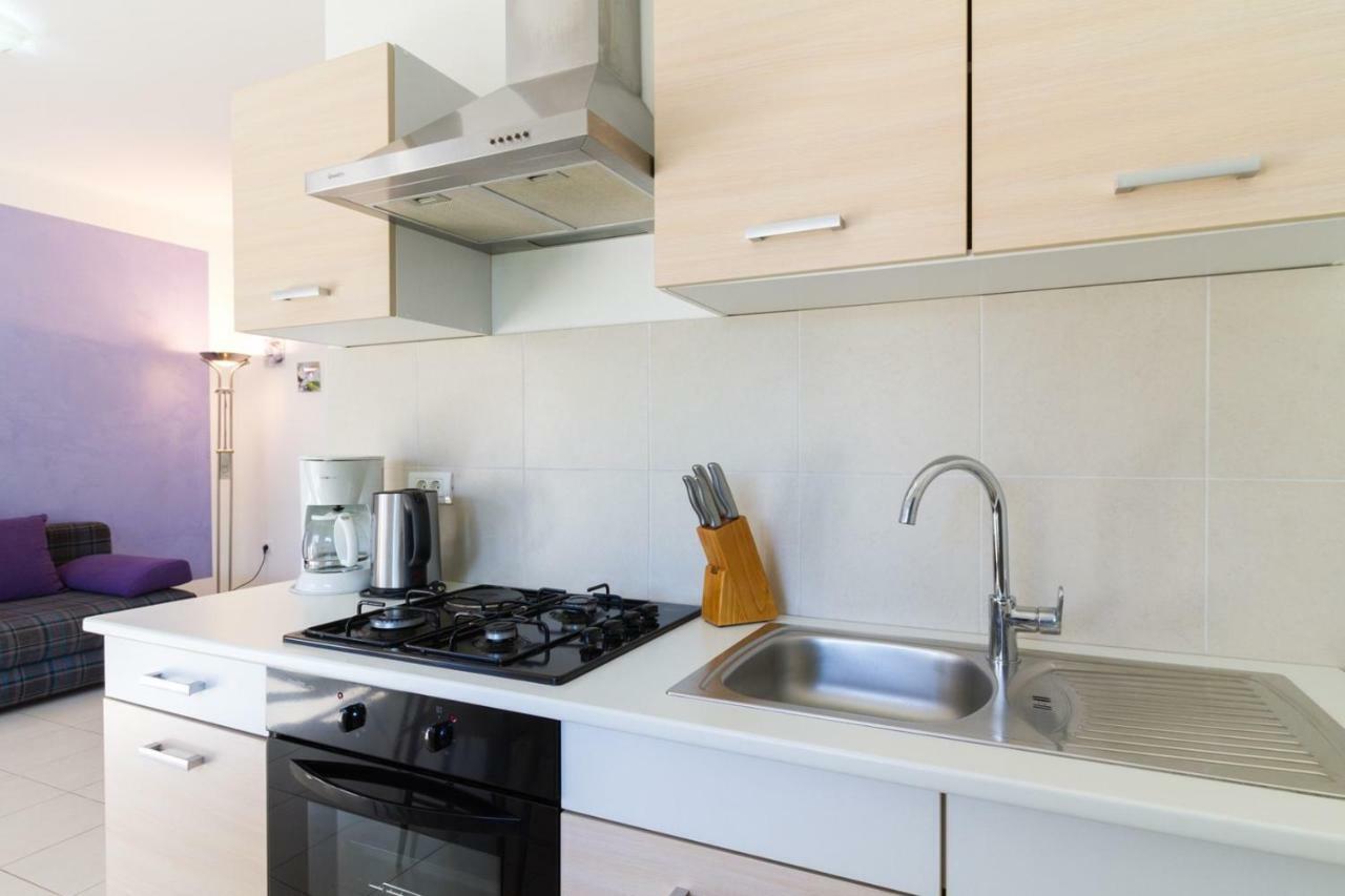 Apartments Tonka Near Beach And Sea PUY Exterior foto