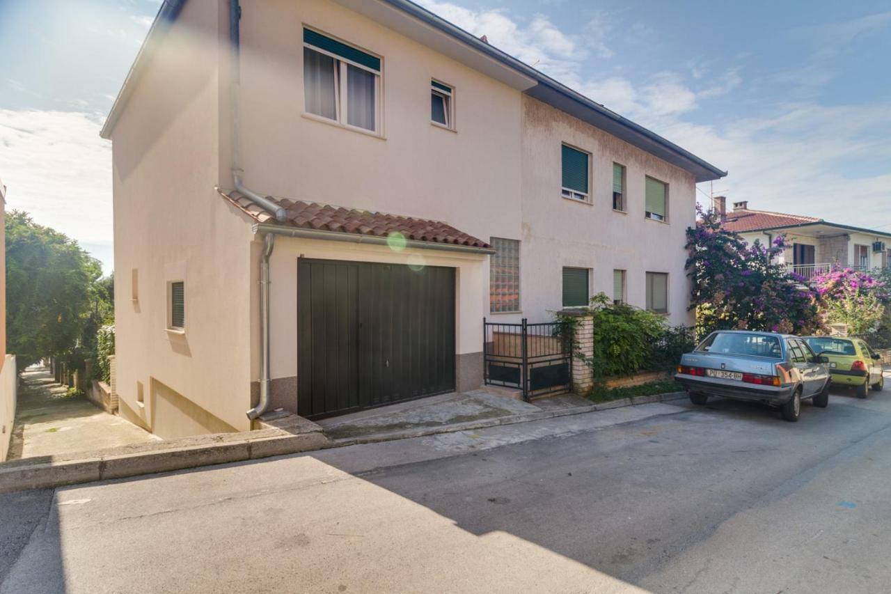 Apartments Tonka Near Beach And Sea PUY Exterior foto