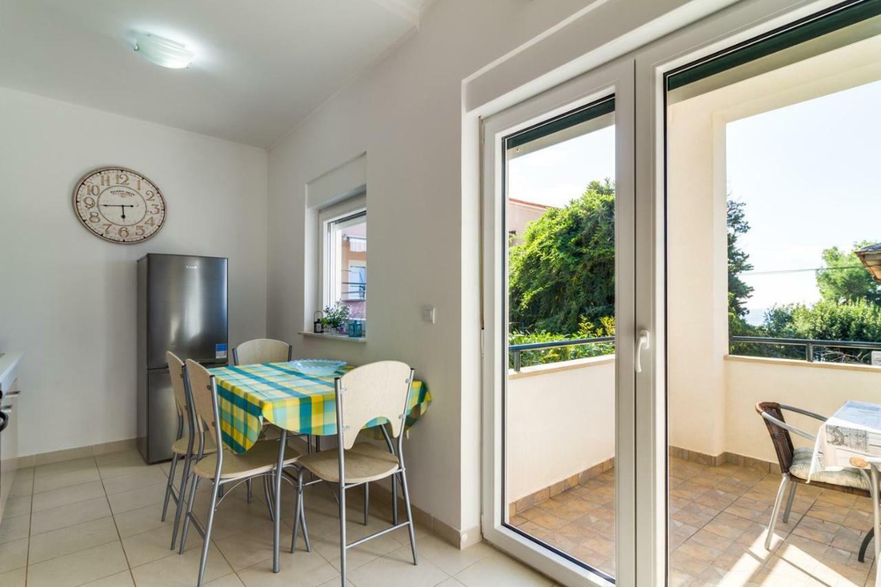Apartments Tonka Near Beach And Sea PUY Exterior foto